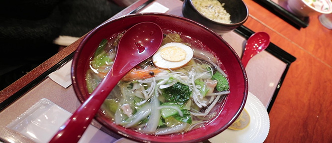 Dien-vien-Thanh-Huong-he-lo-lan-dau-an-thit-ngua-song-tai-Kumamoto-thanh-huong-3-1550027256-432-width660height285